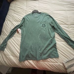 Vineyard Vines Long sleeve size large pocket tee